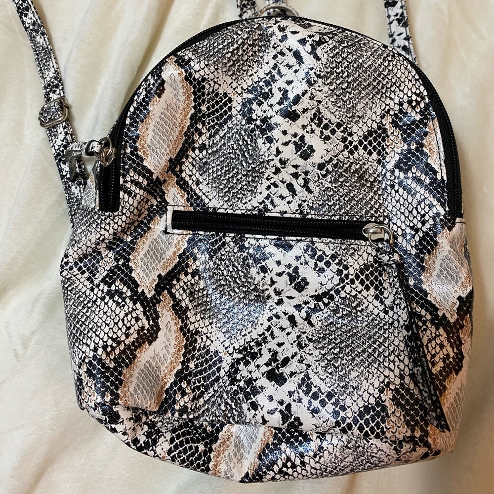 Snake print  mini back pack